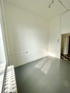 Studio 14C – Available EOM – £850 Per Month All-inclusive – 2.888 m x 3.565 m
